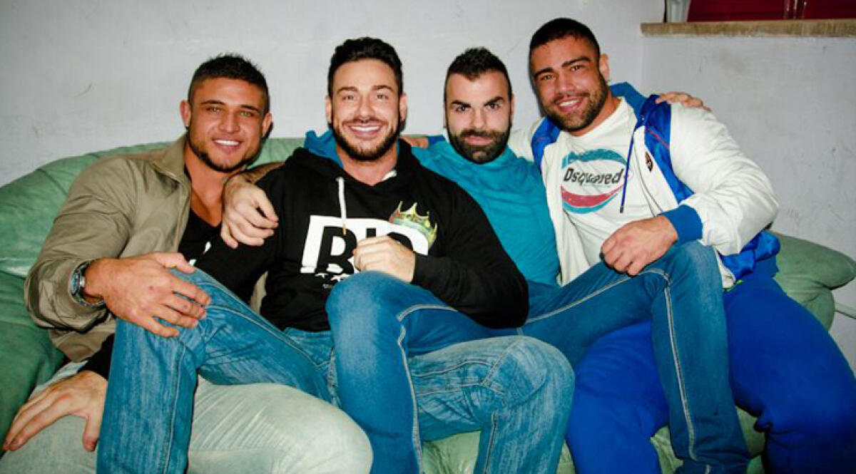 GLI AMICI OMOSESSUALI - 