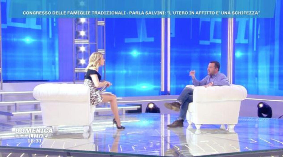 Barbara D’Urso costringe Salvini a smarcarsi dal concetto di «satanismo degli omosessuali» di Silvana De Mari - 