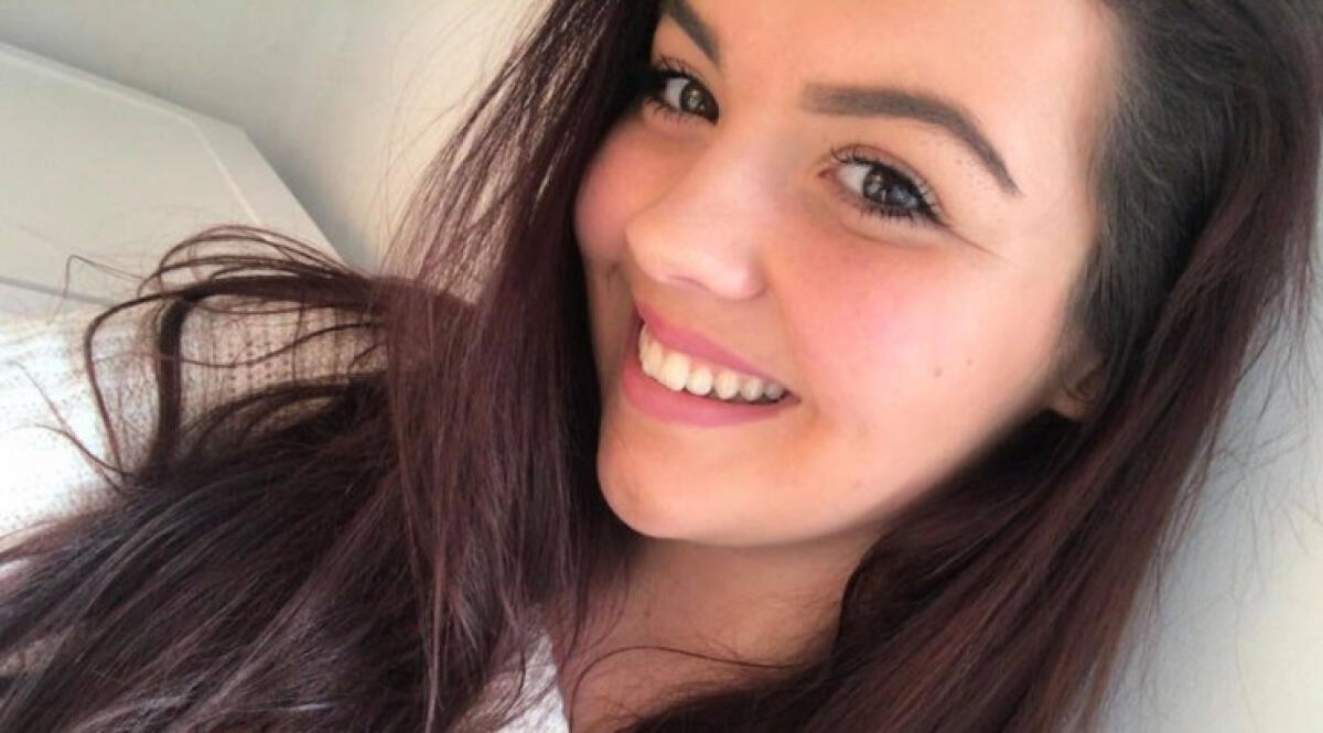 Ragazza di 19 anni si sveglia col pancione e partorisce 45 minuti dopo: «Non sapevo di essere incinta» - 